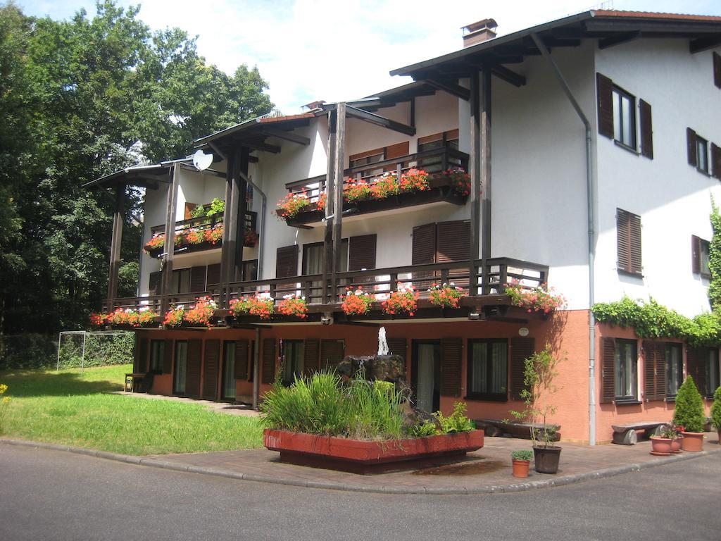 Auf Dem Roten Fels Eppenbrunn Exterior photo
