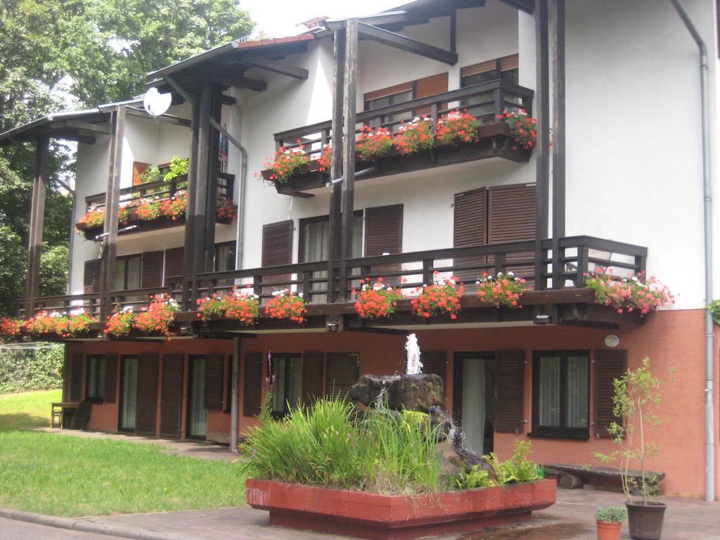 Auf Dem Roten Fels Eppenbrunn Exterior photo